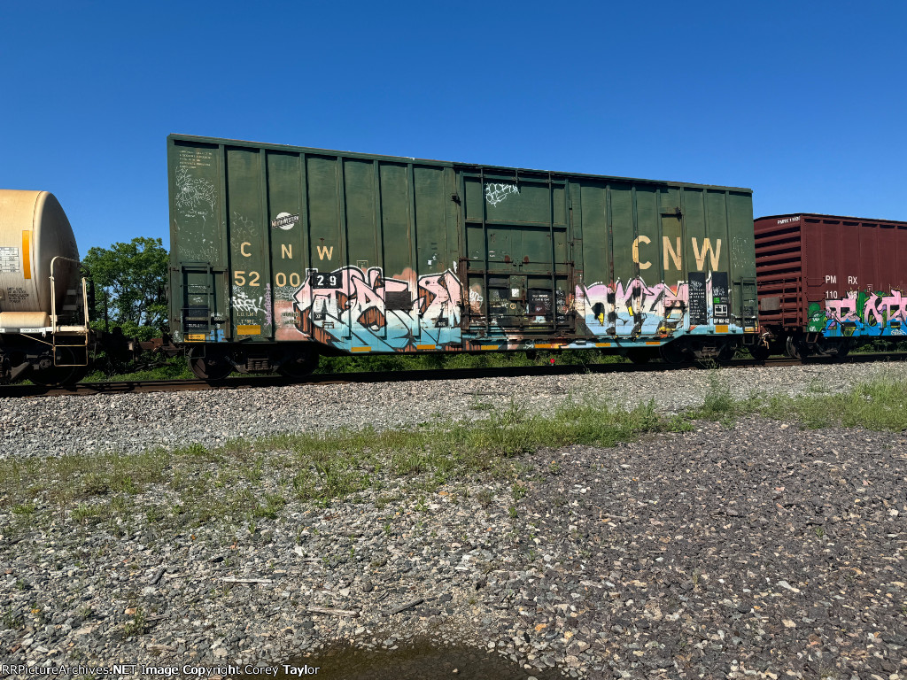 CNW 520029